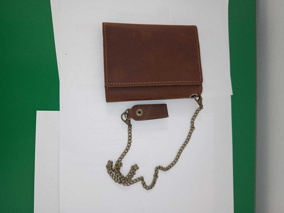 Carteira de documentos em couro genuíno com corrente zíper