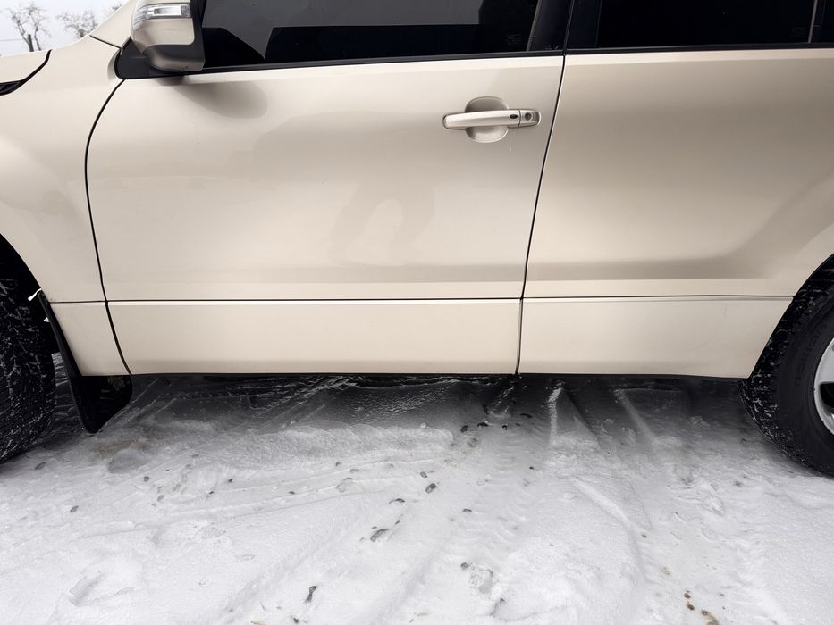 Продается SUZUKI GRAND VITARA 2008 год  рестайлинговая 2.4 бензин 4x4