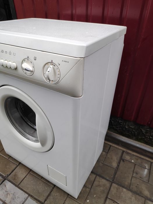 Стиральная машина Zanussi 5кг Пральна машина