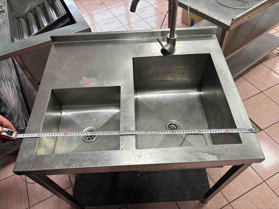 Мийка з нержавіючої сталі з одним змішувачем