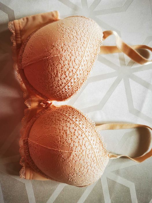 Biustonosz Agio Milano push-up beżowy rozm. 70F