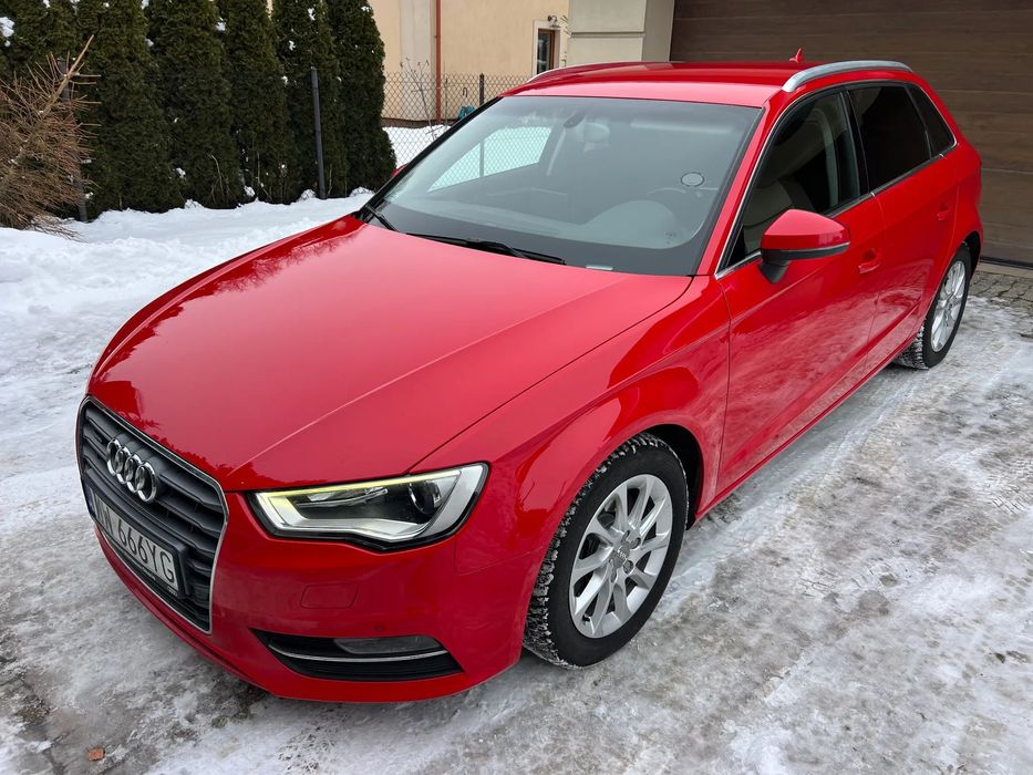 Audi A3 Sportback Uszkodzony PRAWY BOK
