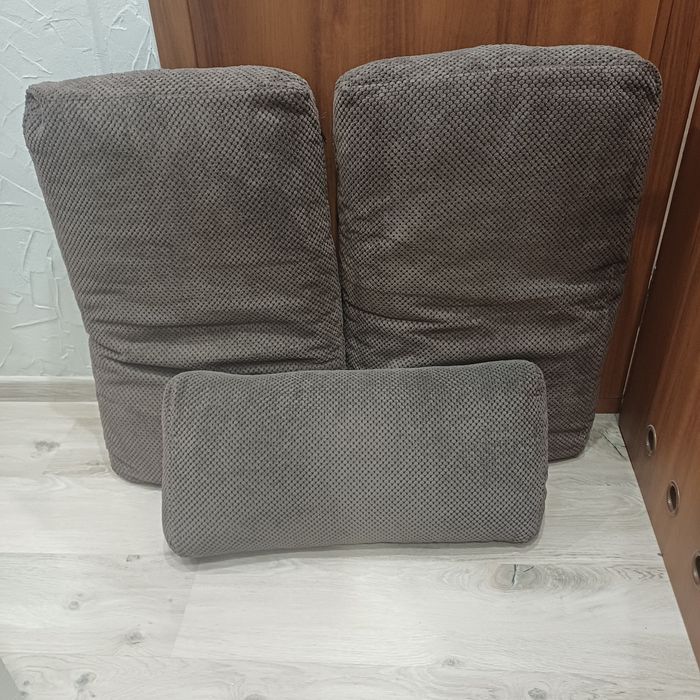 Duże poduchy brązowe 2 szt plus mniejsza