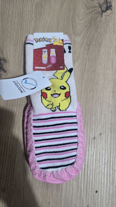 Nowe skarpetko kapcie pokemon 23-24