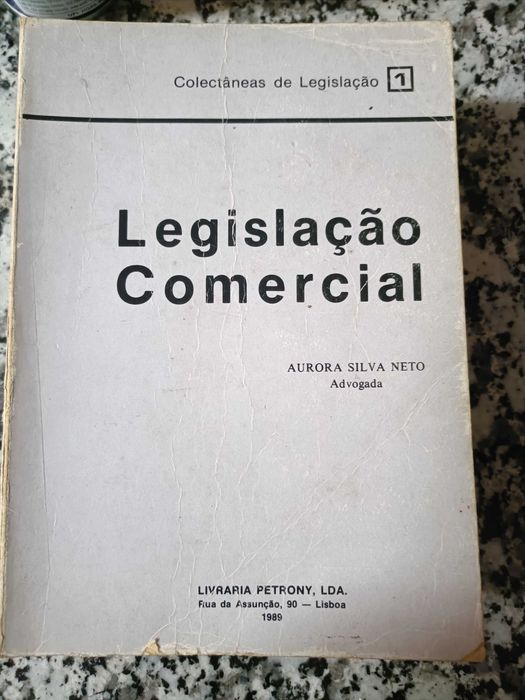 Lote de 10 livros diversos Direito