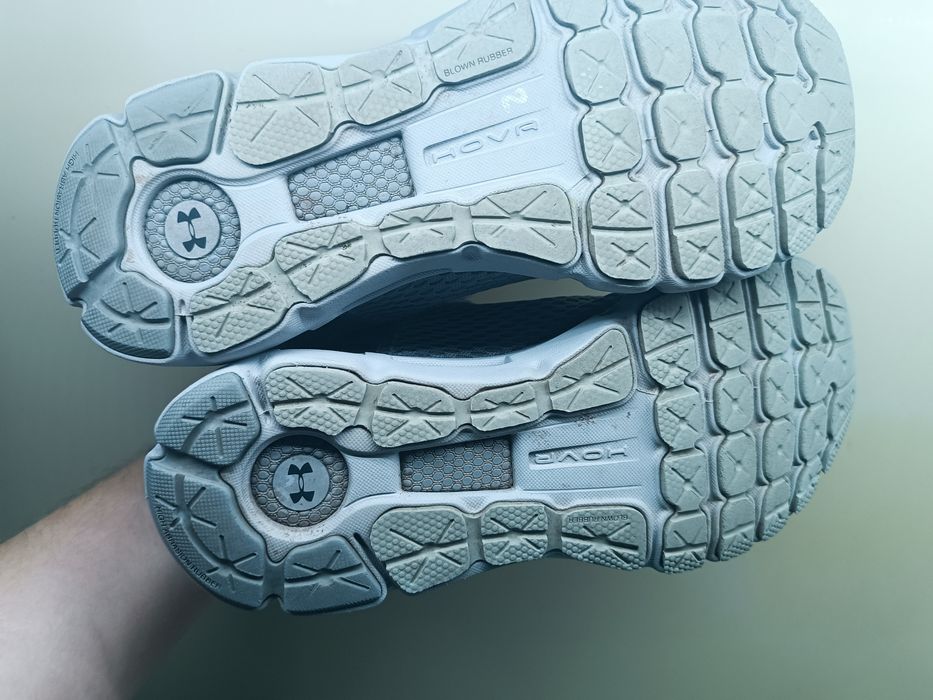 Кросівки  40 Under Armour Bluetooth® HOVR Infinite.