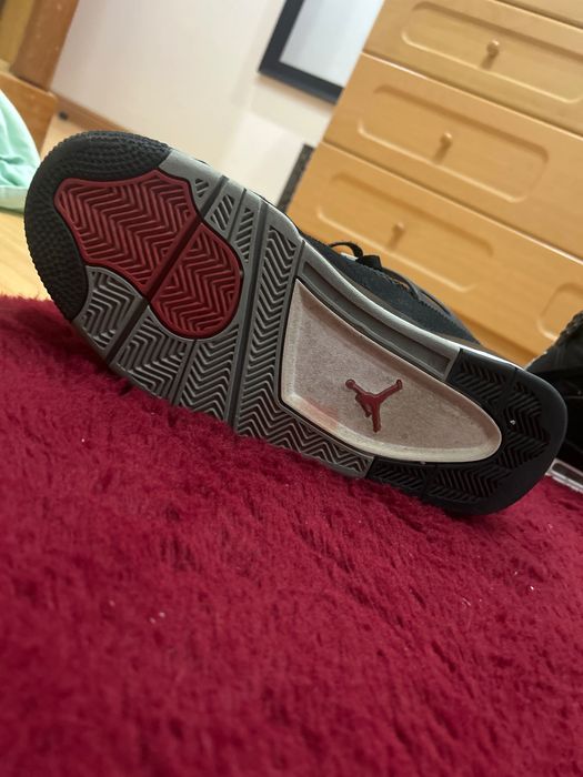 Air Jordan 4 em bom estado