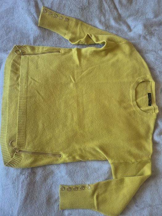 Sweter s/m w kolorze musztardowym