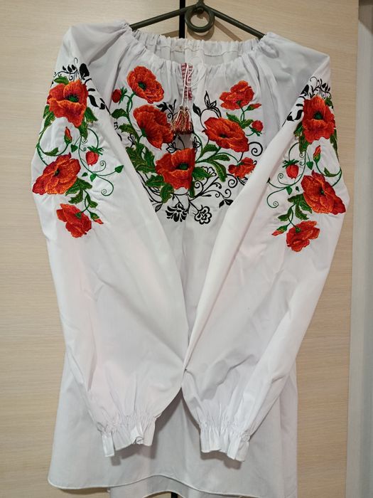 Продам вишиванку жіночу. Вишиванка