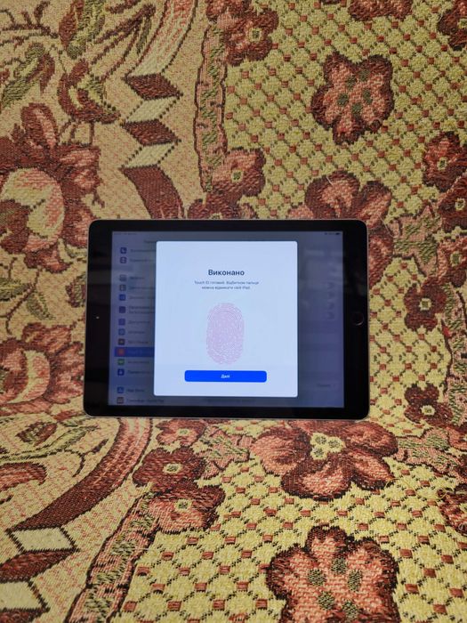 iPad 9.7" 5gen 2017 iOS 16 32 ГБ планшет apple