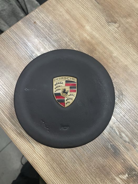 Продам аірбек на Порш