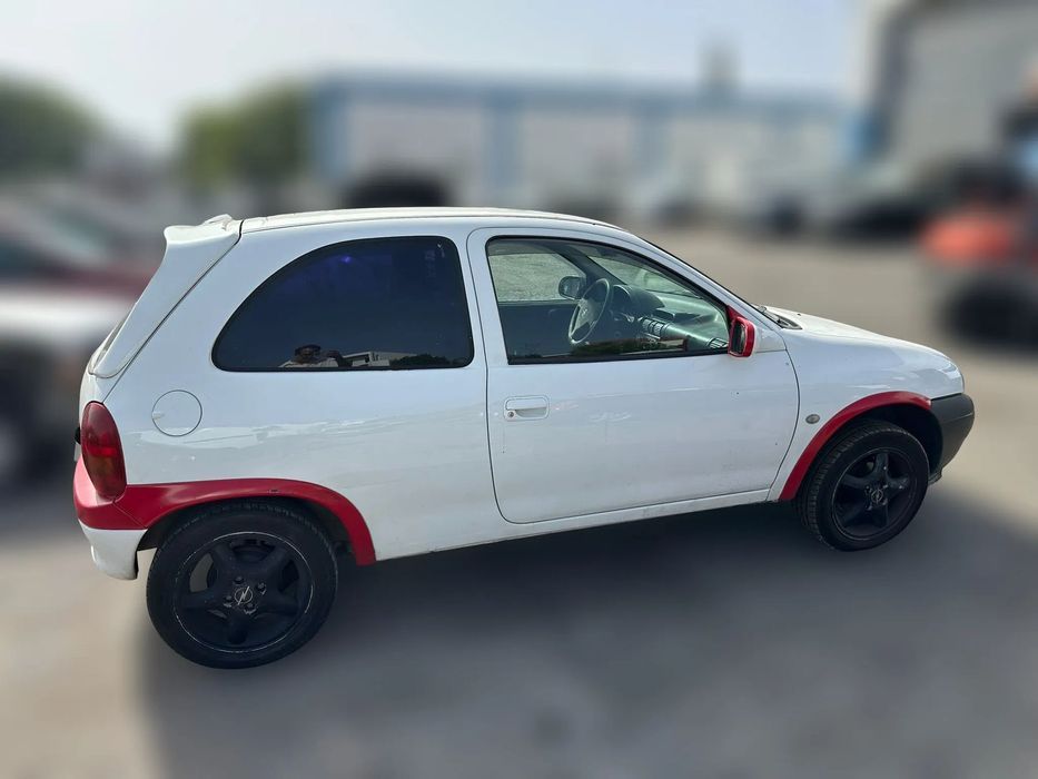 Opel Corsa B Van 1.7D de 2000 para peças
