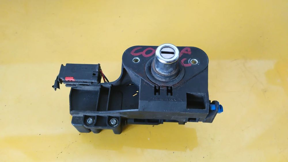 CORSA C ZAMEK WKŁADKA TYŁ KLAPY 90534785