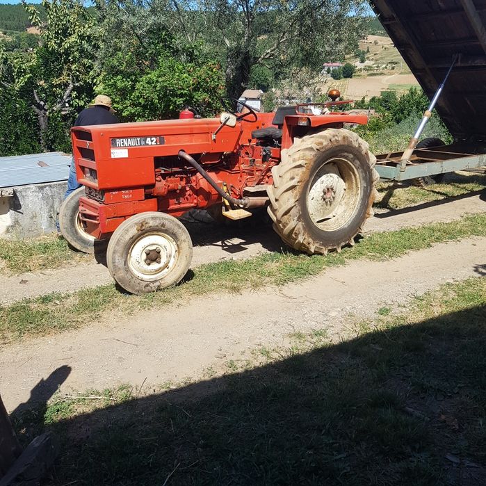 Trator Renault 421