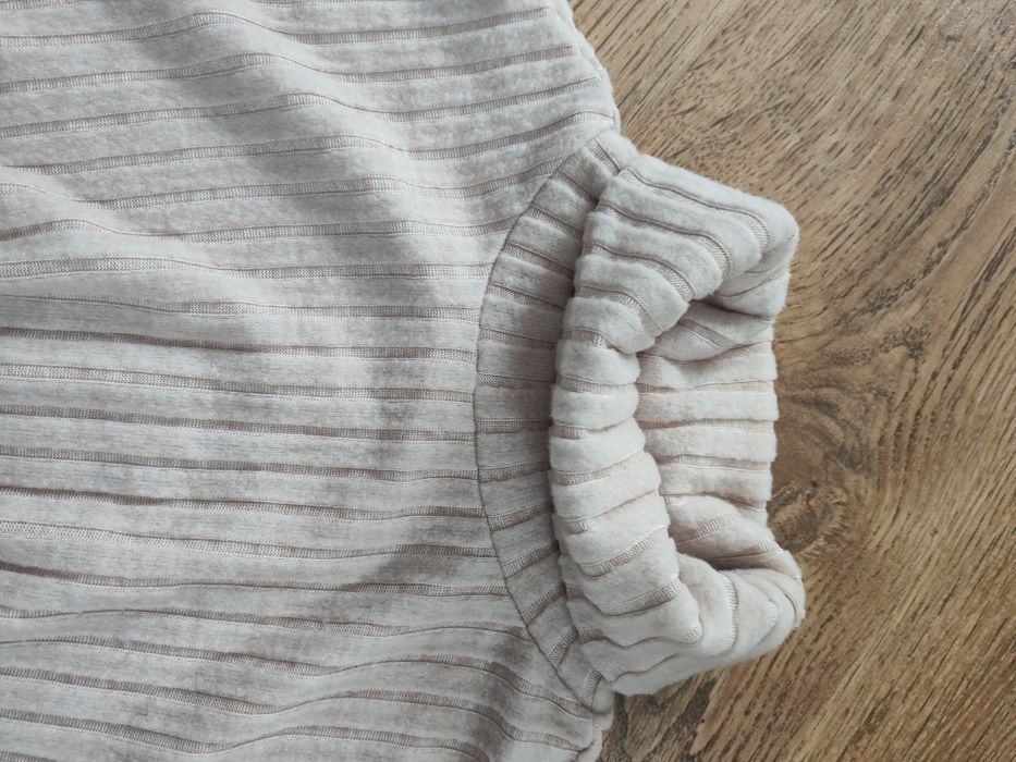 Piękna beżowa welurowa sukienka z golfem, ciepła rozmiar S/M