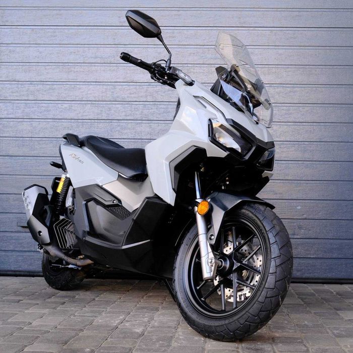 Продам мотоцикл Honda ADV 160 (8274)