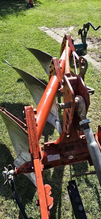 Pług Kverneland  14"(zagonowy 35 na skibę)