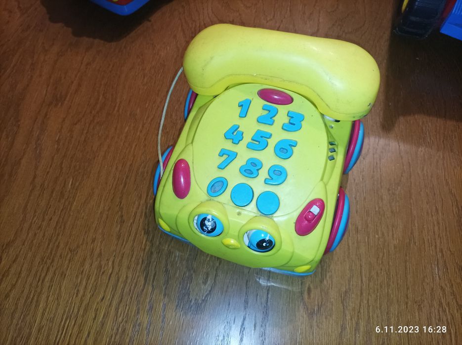 Zabawka telefon na baterie
