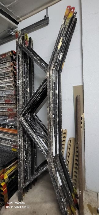Andaimes certificados e  tradicional,  Aluguer de andaime,  betoneiras