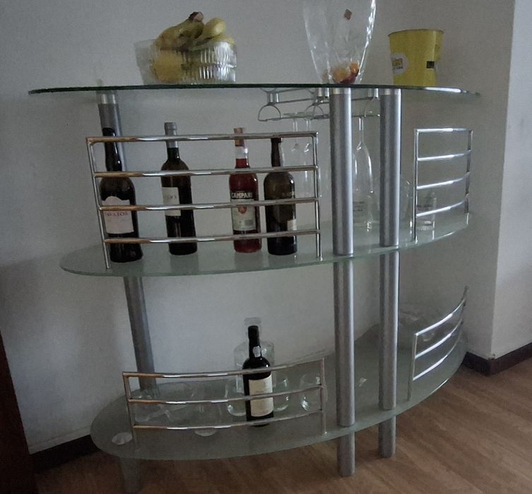 Bar/Cristaleira em Vidro