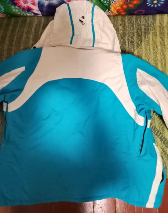 Жіноча спортивна куртка Rodeo.