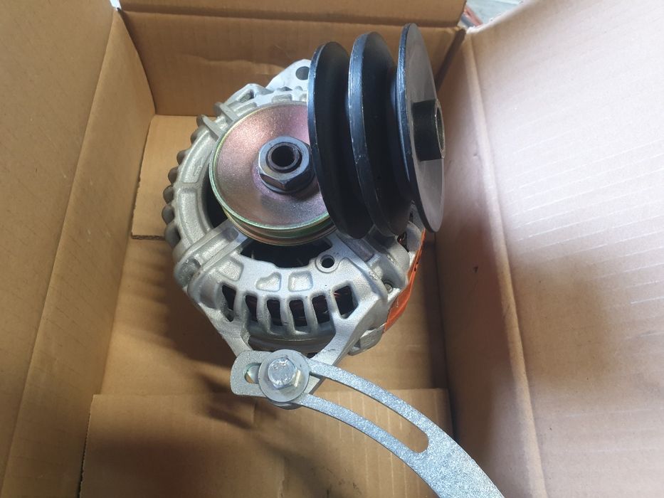 Alternator Bosch 100A do  kombajnu  ciagnik