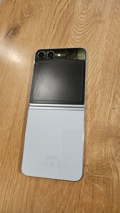 Samsung Galaxy ZFlip5 512GB idealnym na gwarancji