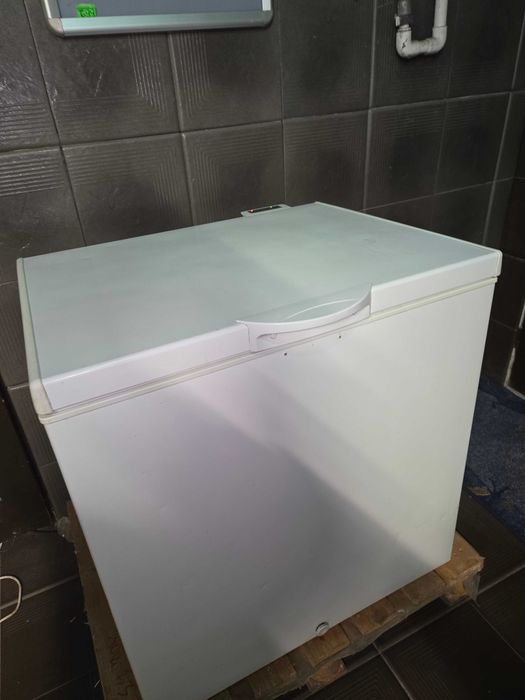 Zamrażarka klapowa 207l. 80x86x60 cm.Oświetlenie.Gwarancja