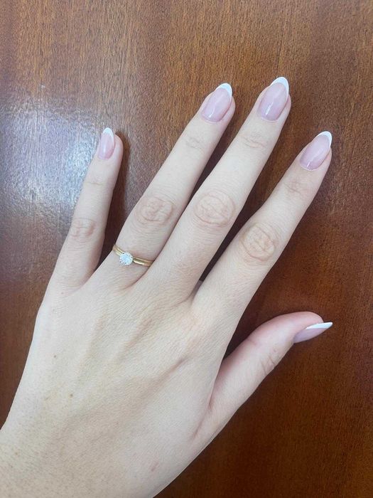 Anel solitário em ouro amarelo