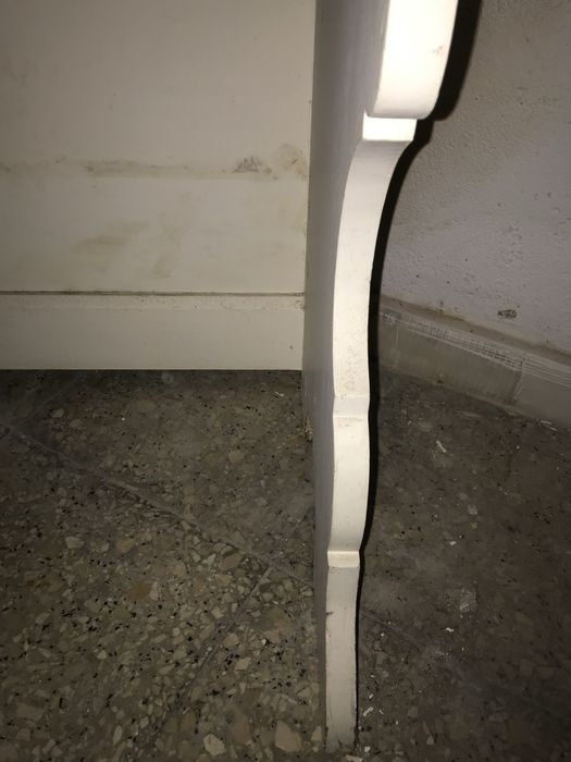 Escrivaninha muito antiga