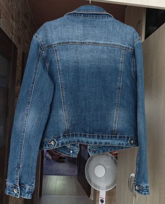 Krótka kurtka jeansowa Re-dress