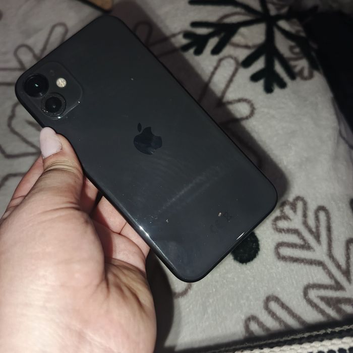 Продам айфон 11 в идеальном состоянии