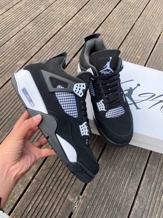 Jordan 4 Retro White Thunder R.40