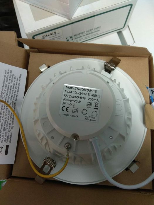 Lampa  LED  na sufit.pod regips