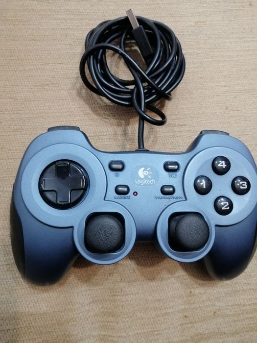 Геймпад logitech gamepad