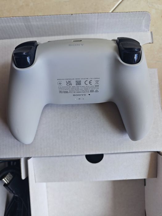 PS5 (Versão Disco) 825GB – Como Nova + Caixa Original