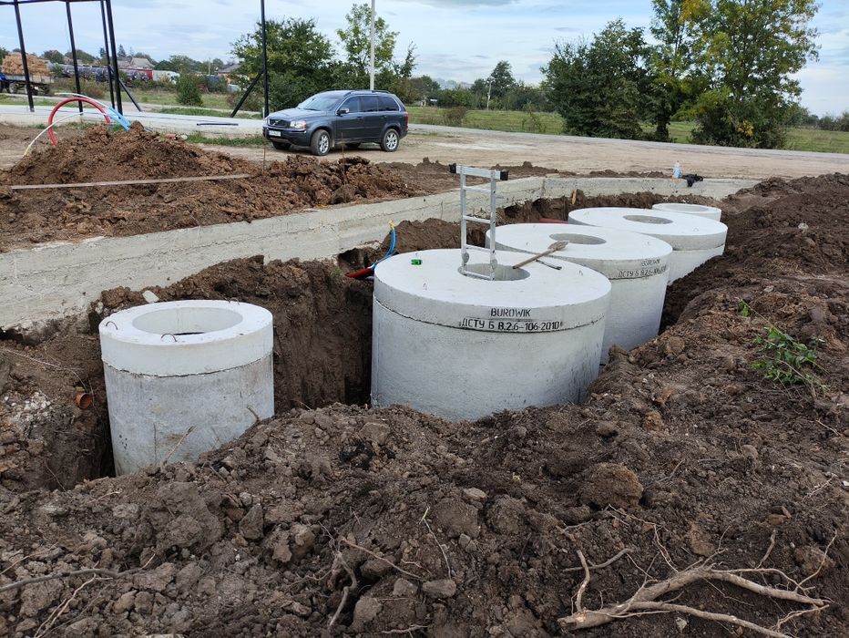 Продаж залізобетонних кілець та плит різних розмірів