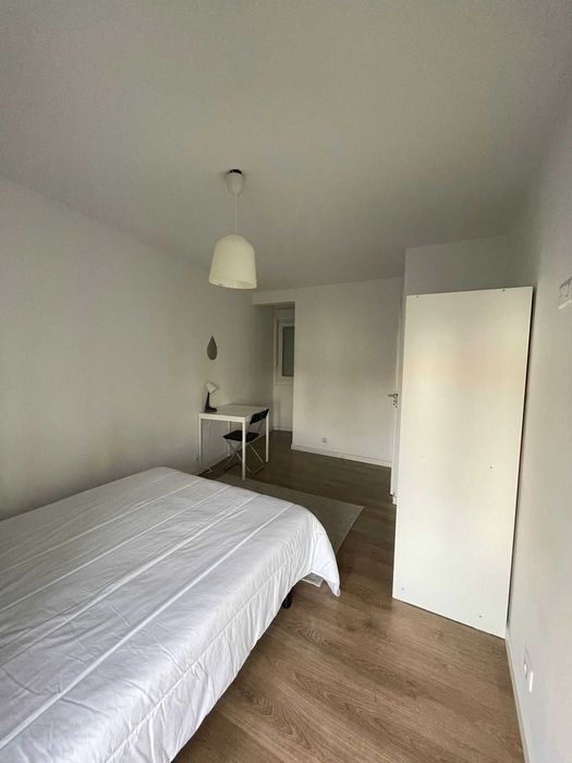 Quarto para casal a 5 min do metro Olivais sem caução