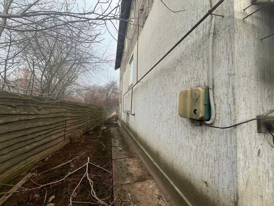 Продаж будинку біля лісу, перша лінія від річки