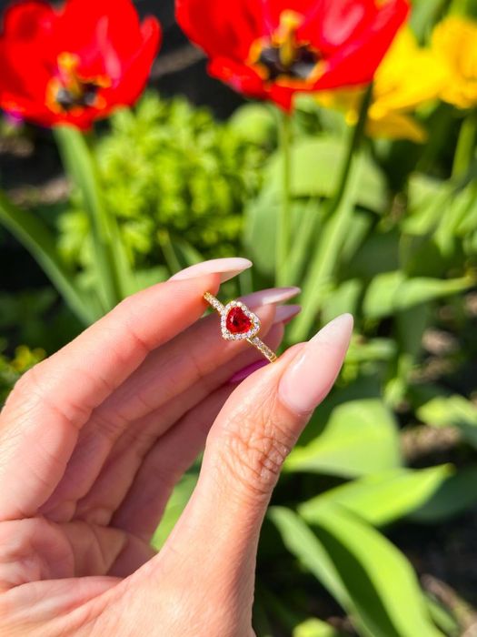 Неймовірні сяючі каблучки