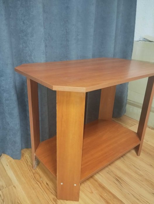 Продам б/у столик