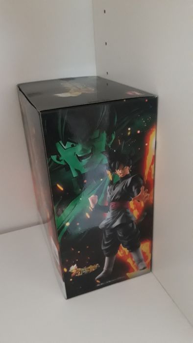 Figura DragonBall e outra figura