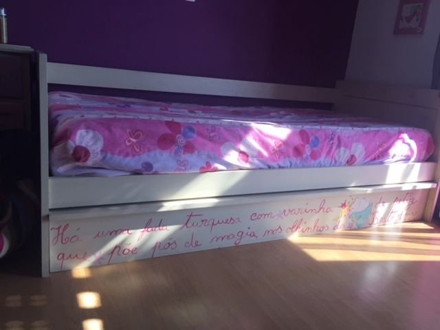 Cama criança/adolescente com 2 gavetões e colchão.