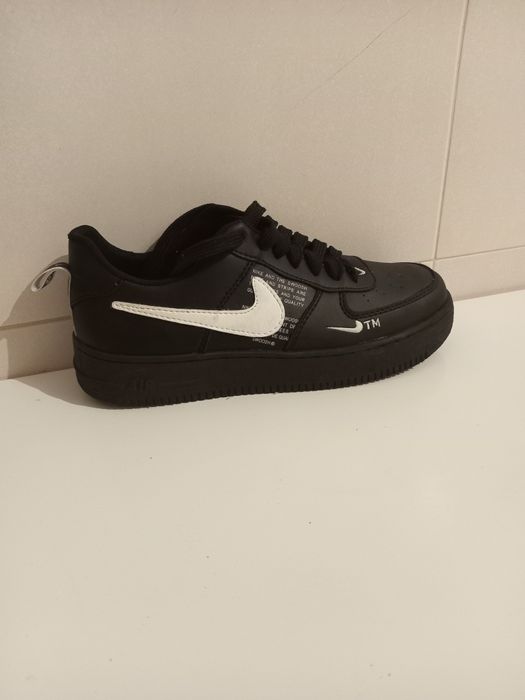 Nike sportswear preto e branco