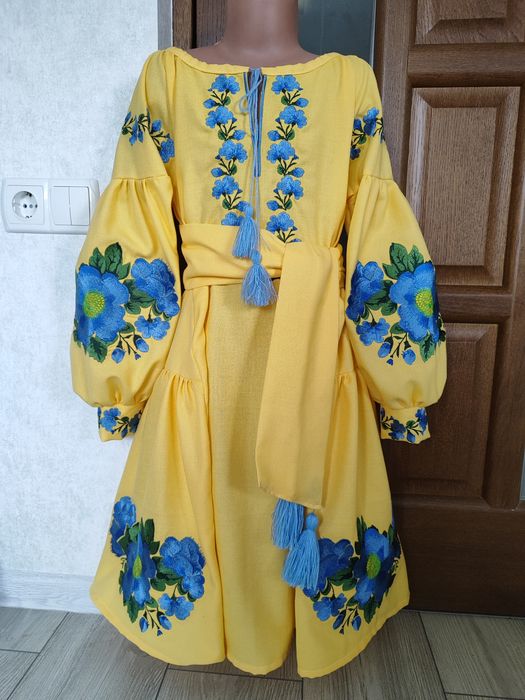 Вишиванка. Вишите плаття для дівчинки бохо рукави. Плаття з клинами.