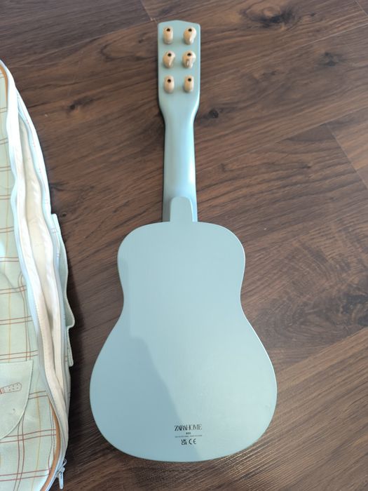 Brinquedo infantil guitarra