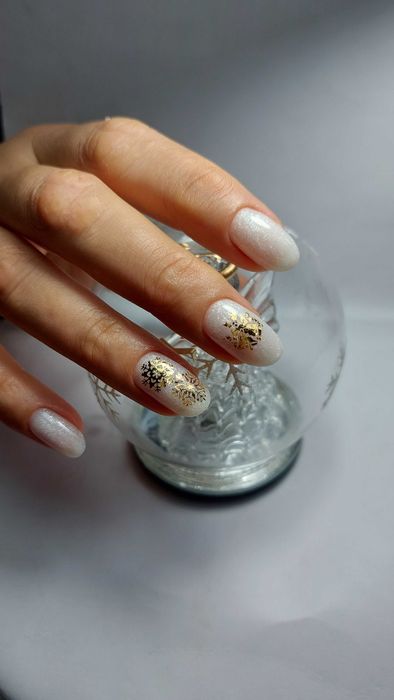 манікюр та педикюр