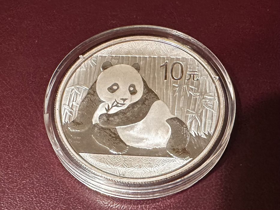 Инвестиционная монета Китая панда 10 юаней 2013 и 2015 год.