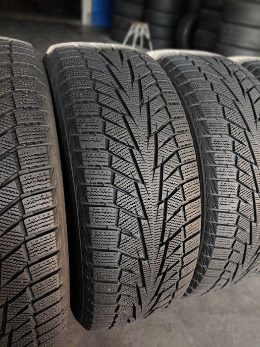 Шини зимові r18 245-50 арктичні Hankook липучка