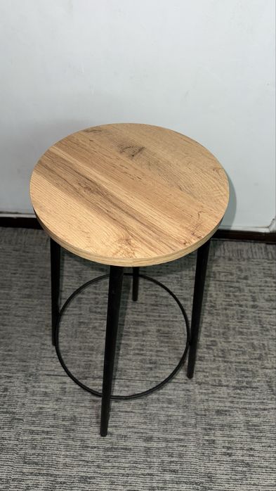 Новий барний стілець